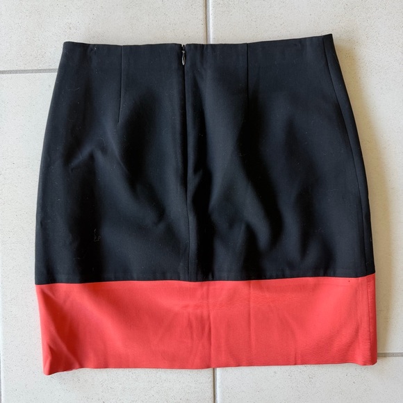 Ann Taylor Black Pencil Skirt - 2 - Picture 3 of 3